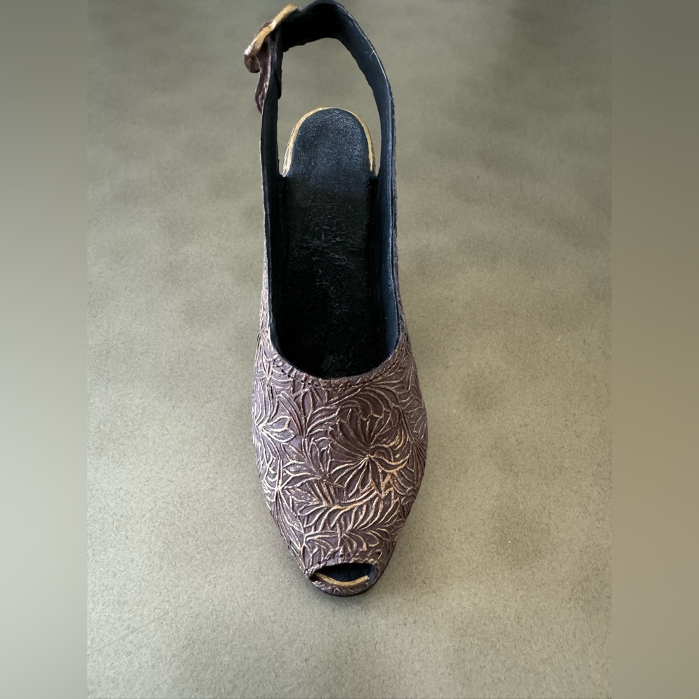 Just The Right Shoe By Raine, Item 25098, Golden Leaf, Circa 1942, COA & BOX - Picture 2 of 11
